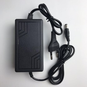 Sursa alimentare tip desktop LN-EU12V2A-P Tensiune intrare: AC 110-...